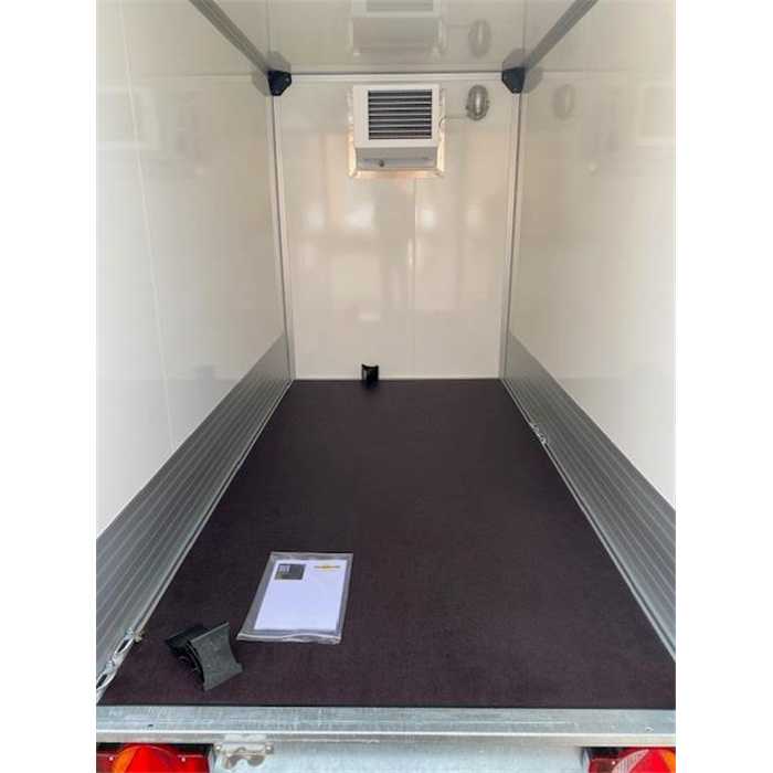 Plinthe de 300 mm protection panneau sandwich /par mètre Plinthe de 300 mm protection panneau sandwich /par mètre
