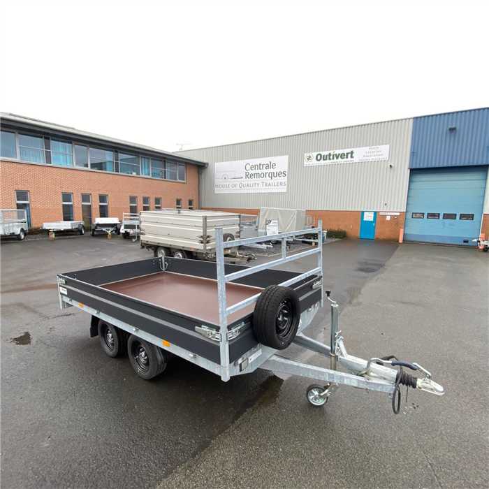 Remorque plateau HAPERT Azure H2 - 335 x 180 cm - 2000 kg - ridelles anthracite Remorque plateau HAPERT Azure H2 - 335 x 180 cm - 2000 kg - ridelles anthracite
